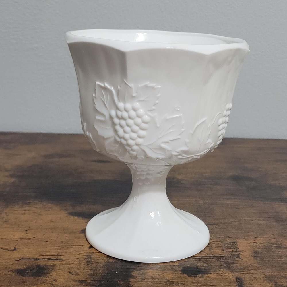 Vintage Milk Glass Large Grape Vine Colony Harvest Goblet Footed‎ Compote Bowl